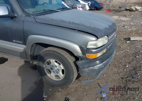 2000 Chevrolet Silverado 1500 Ls z USA, uszkodzony, nr VIN 2GCEK19T4Y1271307
